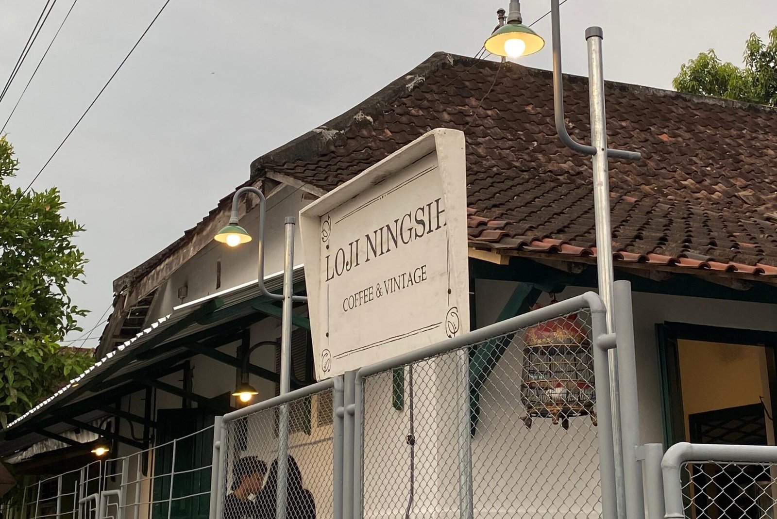 Loji Ningsih Kedai Kopi dengan sentuhan vintage di Kota Blitar