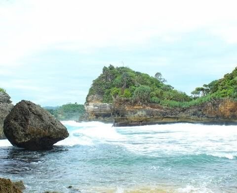 Pantai Bengkung