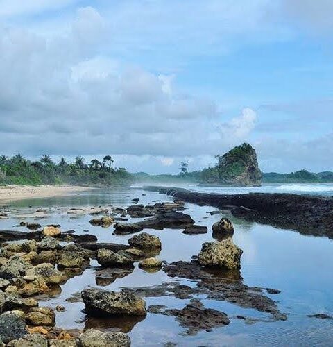 Pantai Parang Dowo
